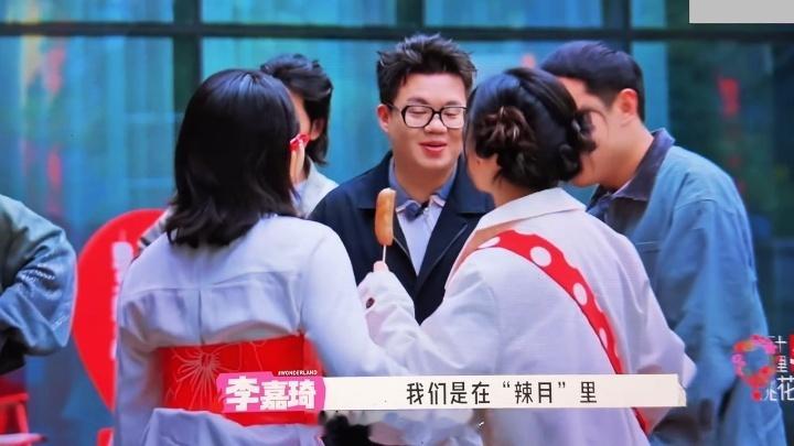看了他们互动，突然想拥有同款朋友。不需要多好看多有钱，就是能像他们这样，毫无顾忌