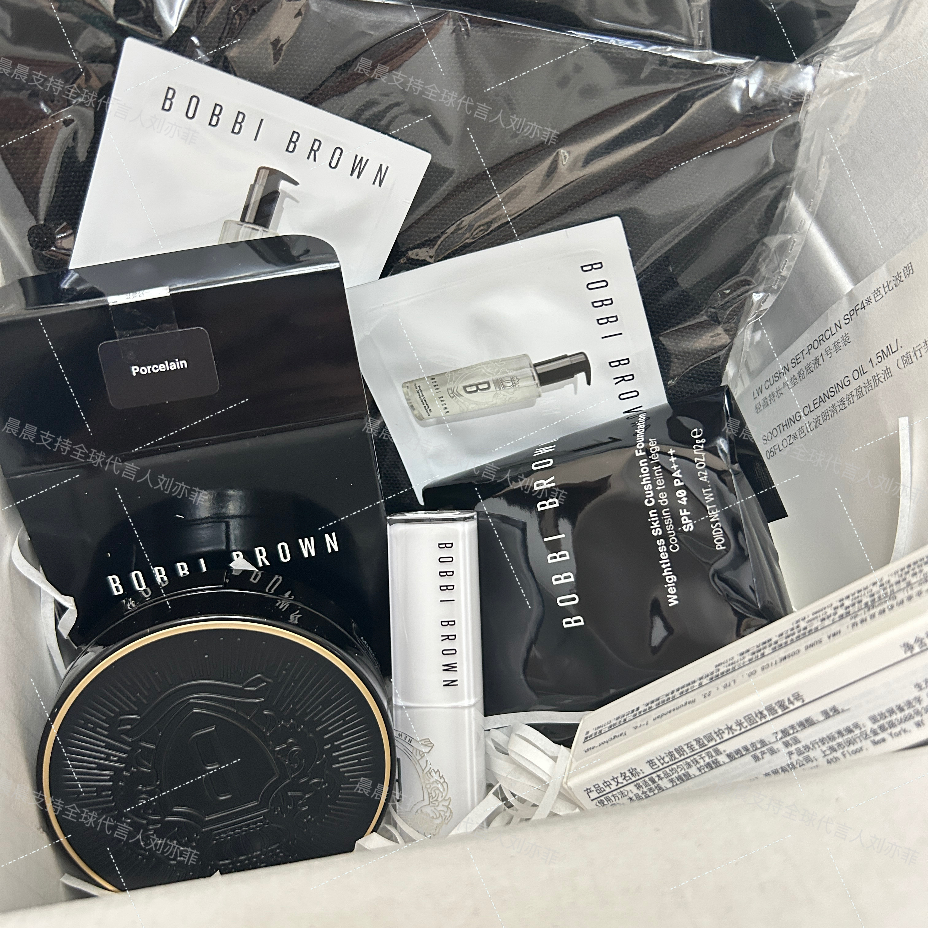 刘亦菲  刘亦菲芭比波朗全球品牌代言人 支持一下刘亦菲 ，代言什么买什么。嘻嘻嘻