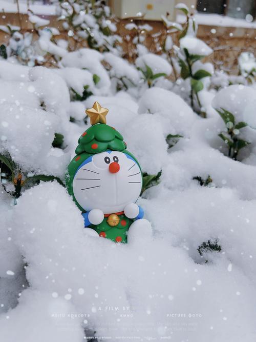 早安中国。下雪。听说长沙真下雪了，株洲的雪是否还在路上呢？清早满心期待看到一地白