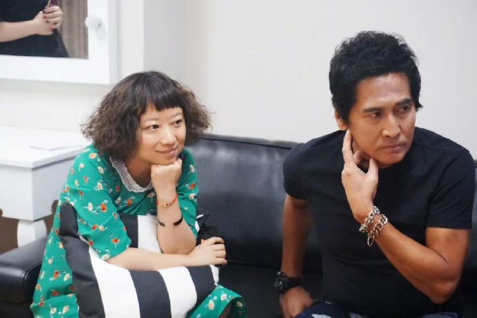 饶雪漫的粉丝属性彻底藏不住！一整天疯狂刷屏齐秦相关，从经典金曲到走心安利，特意c