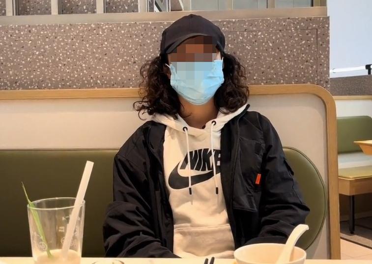 如果你问上海人，老了怎么办？绝大多数会告诉你，不指望子女伺候，到时候去养老院……