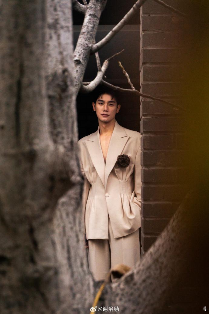 #谢治勋蝴蝶结褶皱西装造型#谢治勋好绝，真不愧我的眼光如此之好呀！完全配上这个造