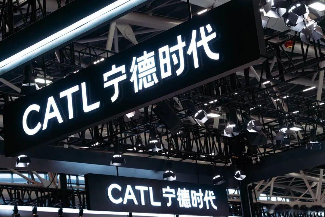 刚出炉的2026《财富》世界500强，上榜的车企不如一家卖电池的[捂脸]，咱们8