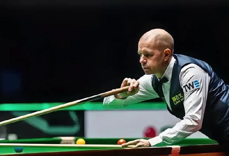 世锦赛首轮：霍金斯六连鞭7：2史蒂文斯晋级16强还差一步之遥
​
​      