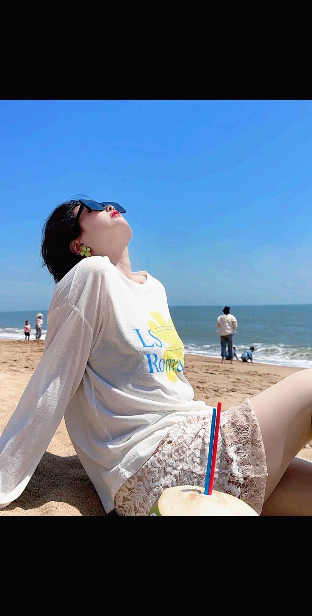 “永远自由如风，永远为自己着迷”