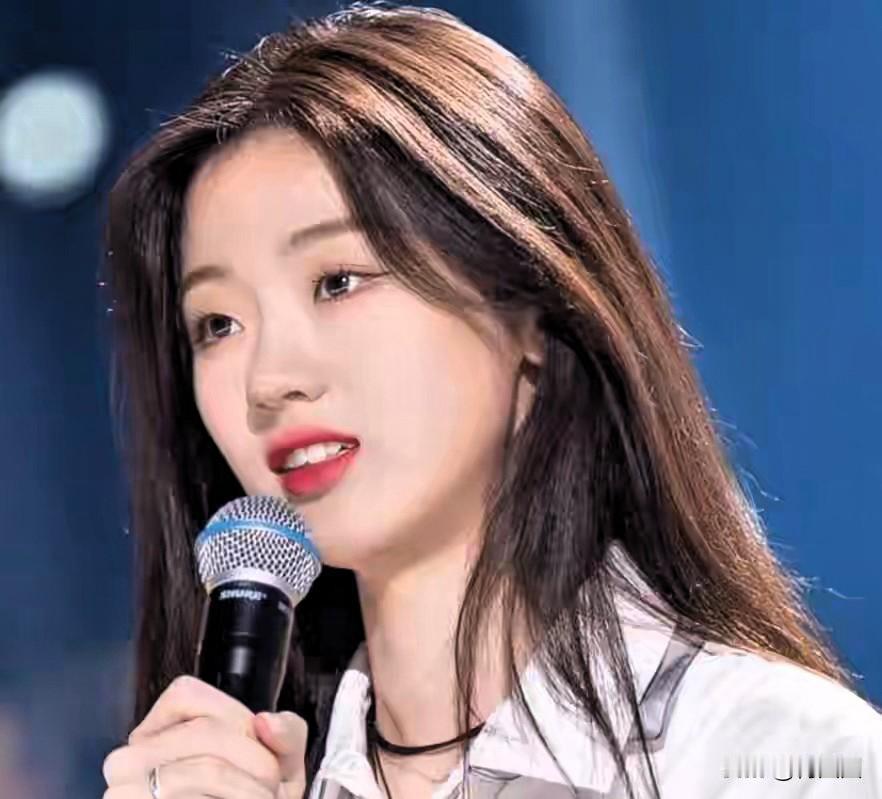 单衣纯是被夺舍了吗？

清纯模样不再，好好唱歌不行吗？

她现在很大的争议大概就