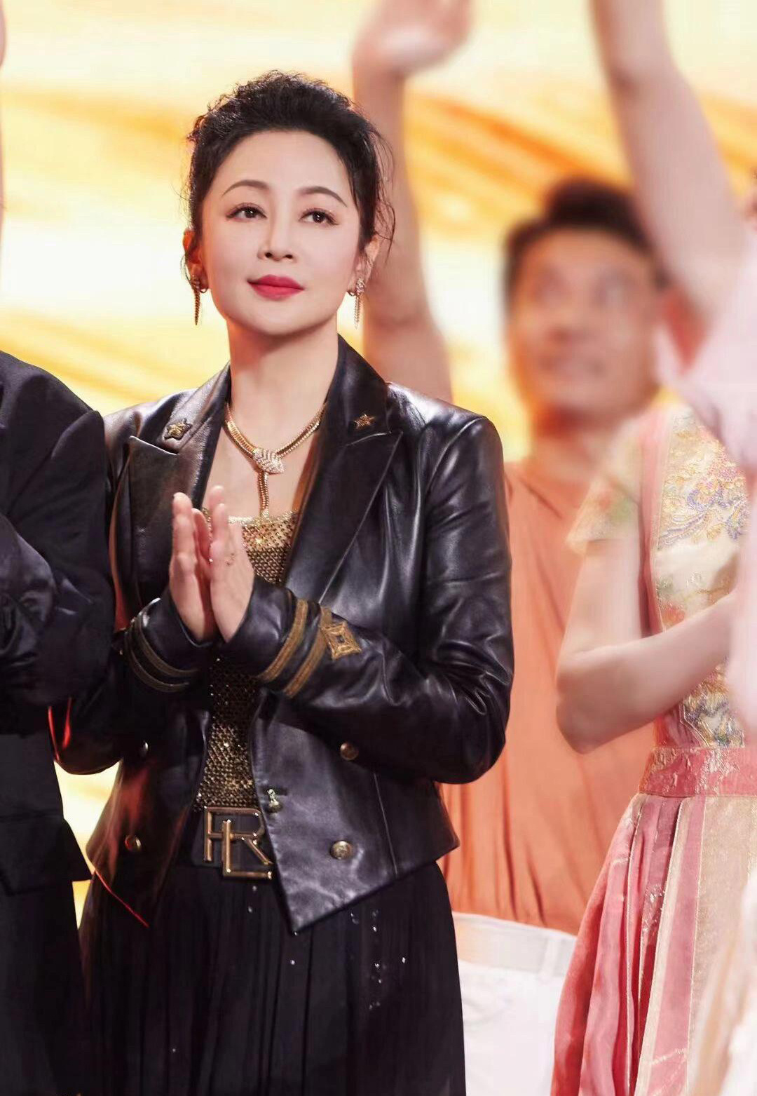 陈红做医美了吗？怎么颜值又回春了？ ​​​