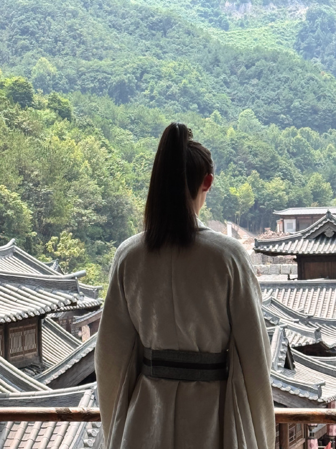 赖伟明长文告别萧长赢赖伟明百花杀收官发文有幸遇见萧长赢，见证他热血又柔软的一生 