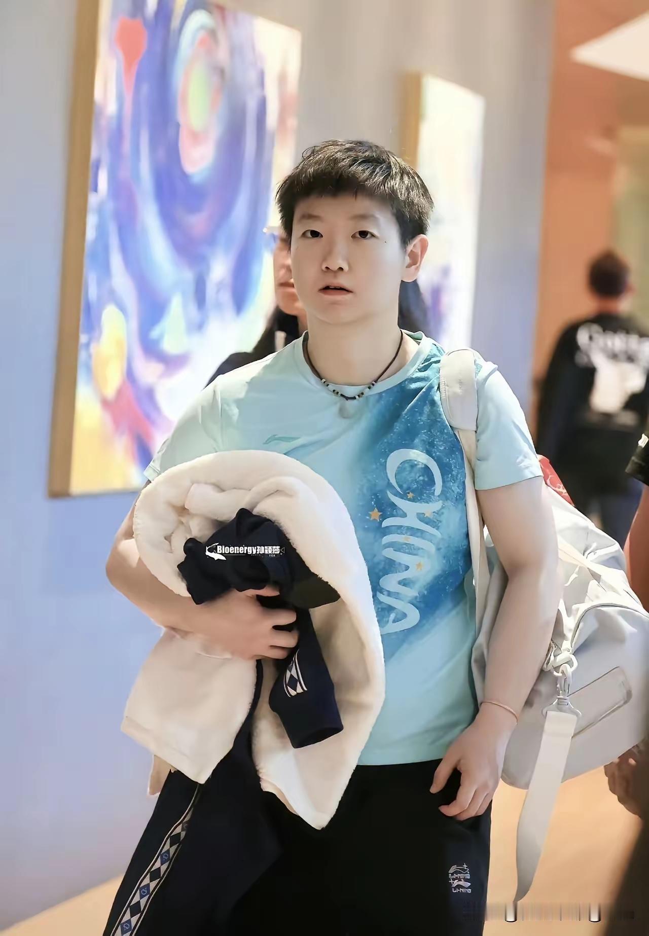 莎莎下训
还是那么明媚
那么阳光
一看就充满希望～

莎莎的明天会更好！
我们的