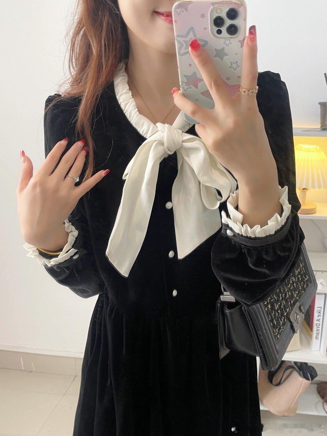 1/13早10：00   年前最后一次上新啦！[心][心]丝绒裙真的是无敌好穿的