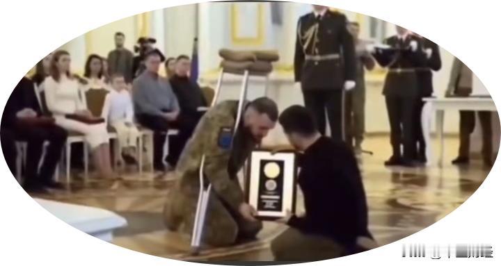 一个国家的总统，若并非真心实意为国家效力，又怎会屈膝下跪？
有人称他是演员，可身