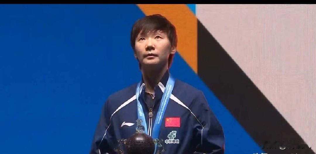 2月9日，鳗鱼要度过一个略带遗憾和苦涩的生日了。看着她在颁奖礼上泛着泪光的双眼和