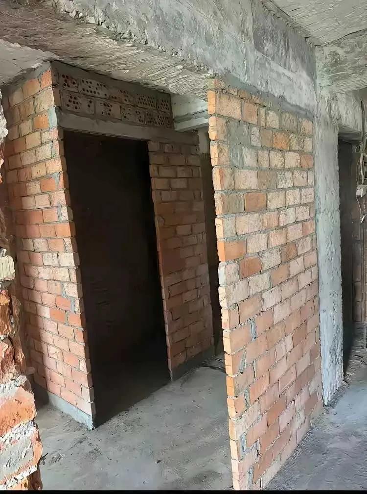 看不懂了！这是特意找熟人砌的墙，老师傅们帮看看，这么操作靠谱吗？咱不懂行，不敢问