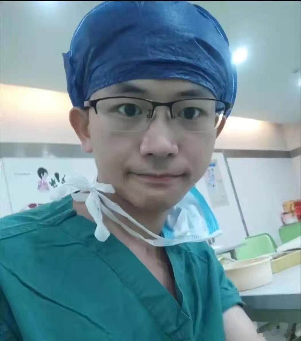 大河报为罗医生发声了，罗医生为举报真相付出了生命，举报材料足足16斤，一直没有结