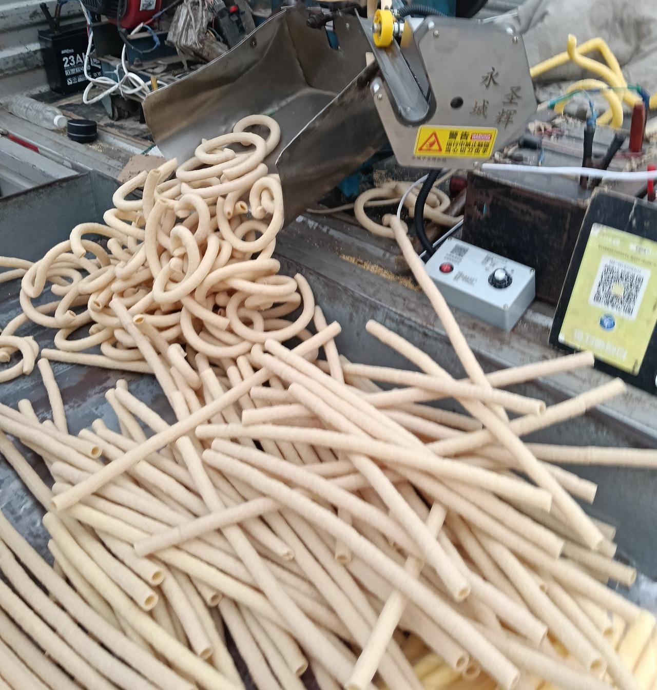 初中入团是什么政策？孩子班里入团有一个名额，还有一个后备名额，年龄卡在14周岁三