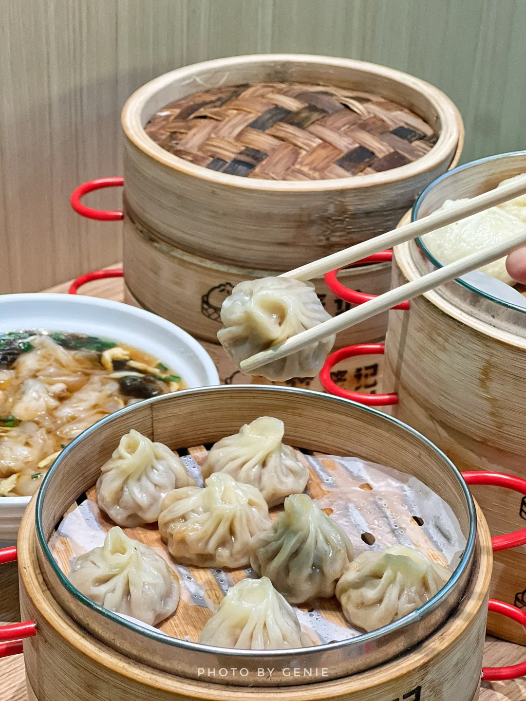 老面小笼包，一吃一个不吱声