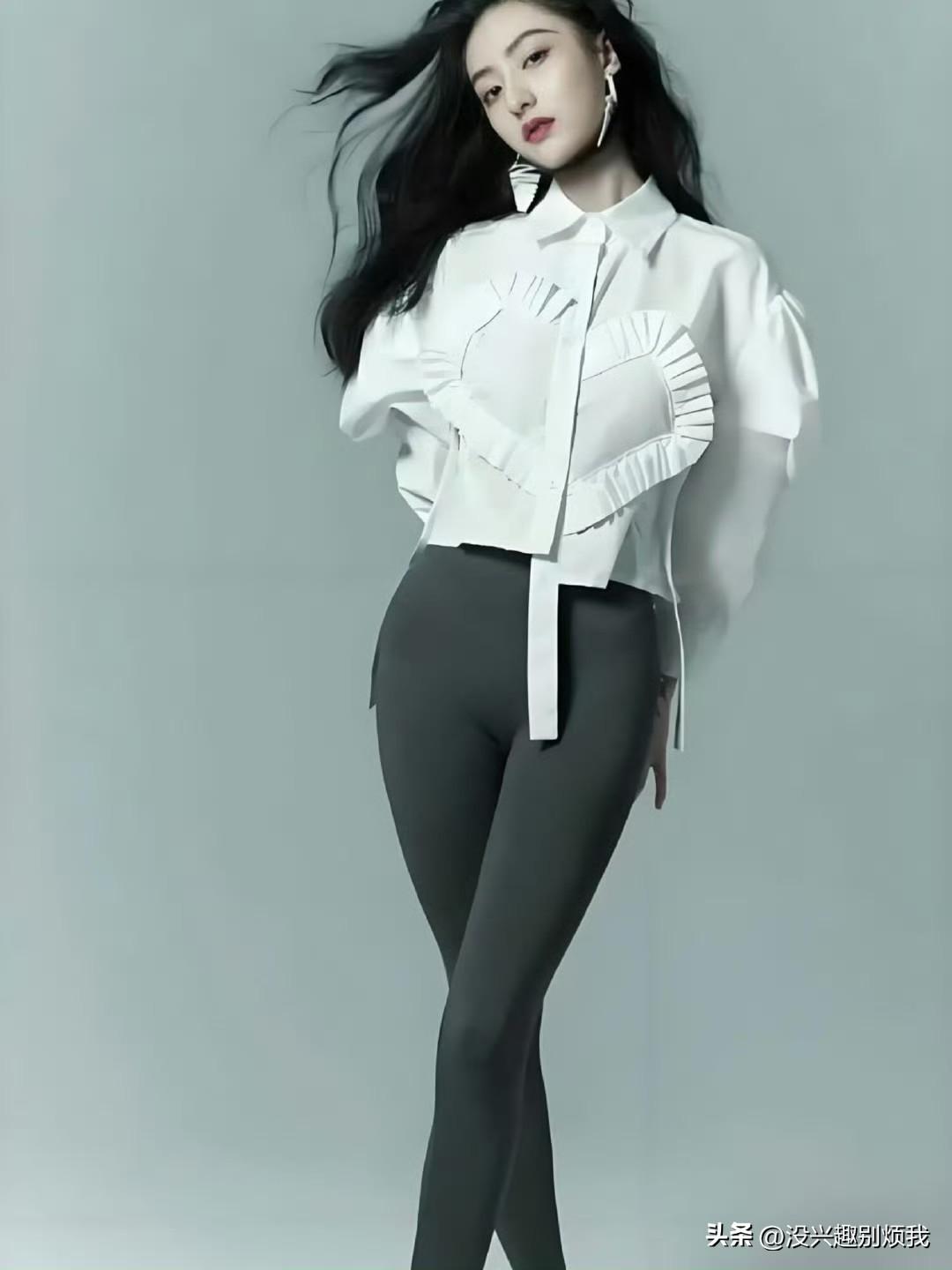 胡连馨瑜伽裤穿搭，又美又飒