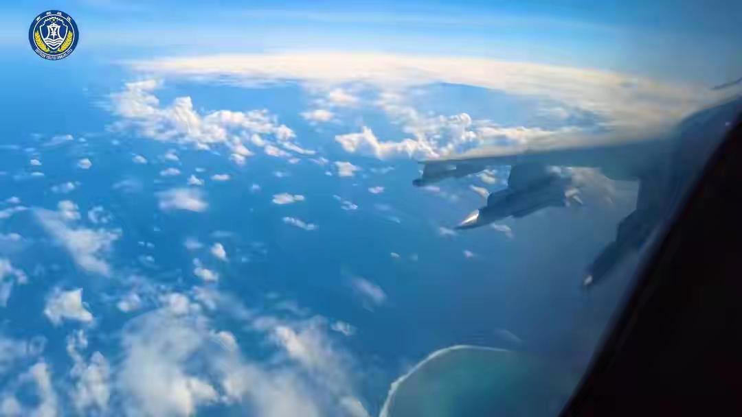 轰-6K带实弹战巡黄岩岛有何考量 1月31日南部战区轰 - 6K带实弹战巡黄岩岛