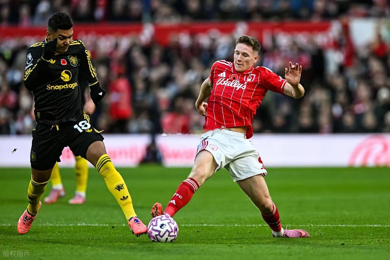 曼联真就不一样了。​诺丁汉森林2比2曼联，别看这场就是个平局，可曼联平的有韧性。