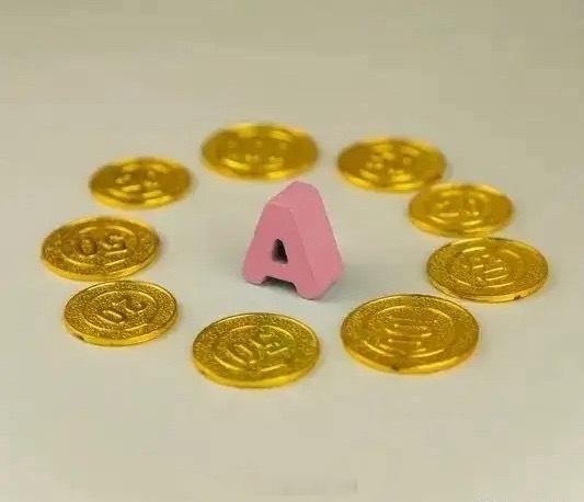 本周两市单日成交峰值达到3.66万亿元，后面几个交易日资金量不断缩水，整体缩量幅