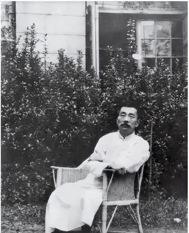 1931年，鲁迅问茅盾：毛润之比你如何？茅盾八字回答震撼文坛

1931年，上海