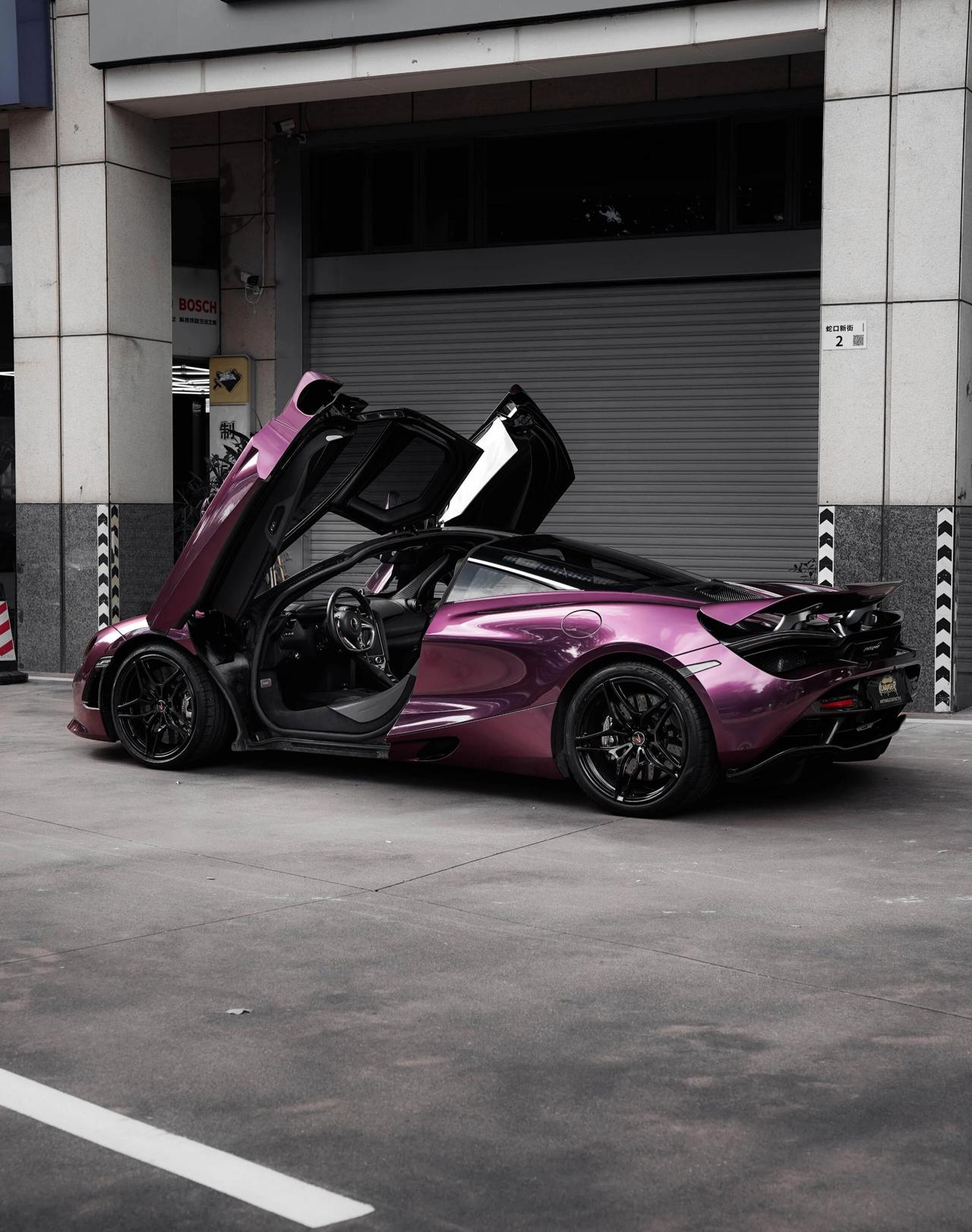 回头率爆棚！来着霸者的压迫感！！迈凯伦这配色真的帅炸了！！神秘高级的紫色系，视觉