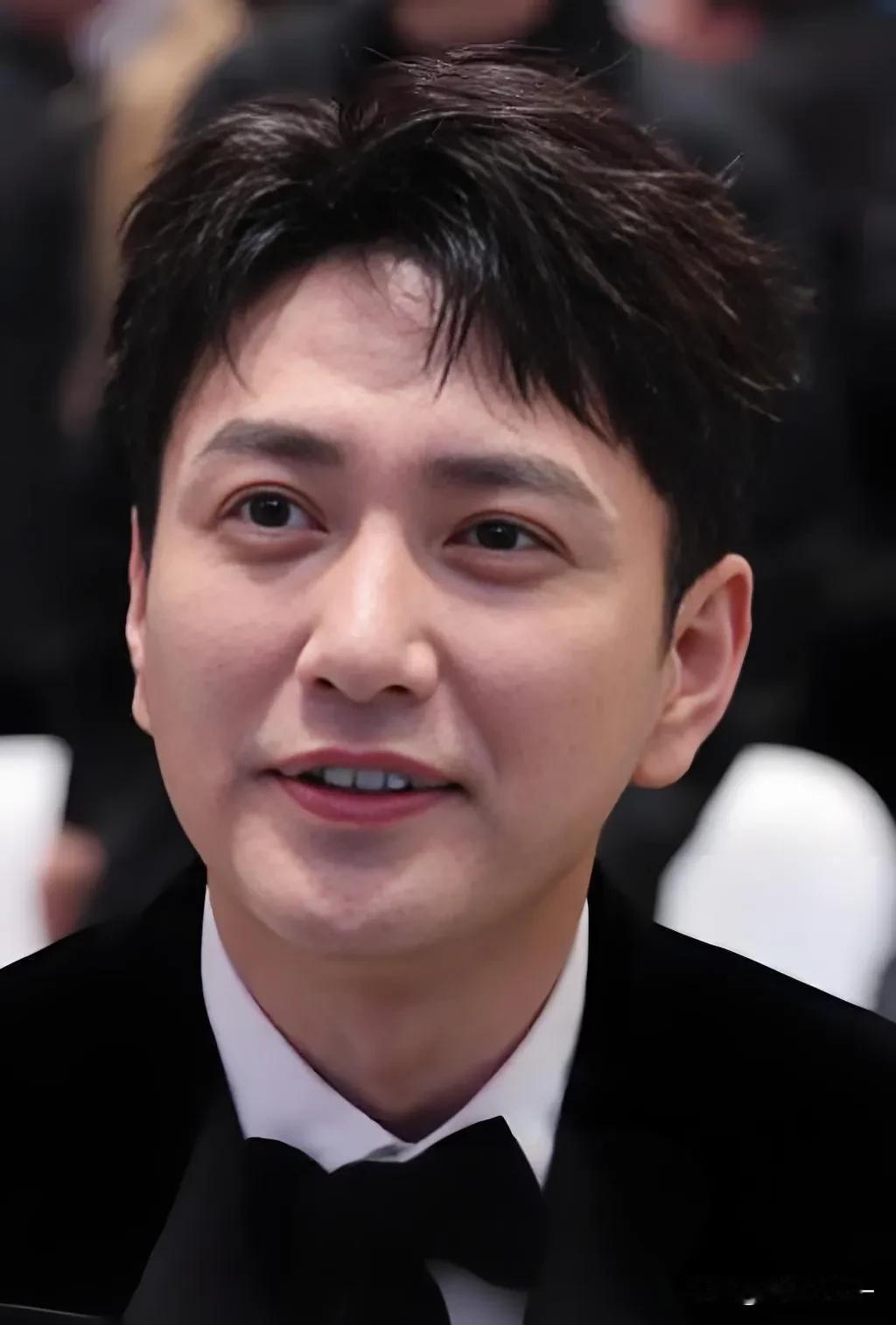 多读书真的很有用，

不信看看演员王仁君就知道了，

从《问苍茫》到如今的《浴血