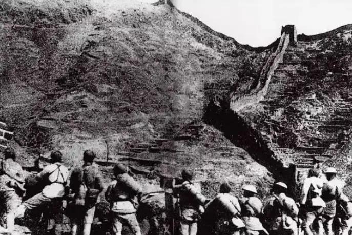 1933年3月，热河失陷后，张学良对手下说：“我是有决心亲临前线的，干死了也比被