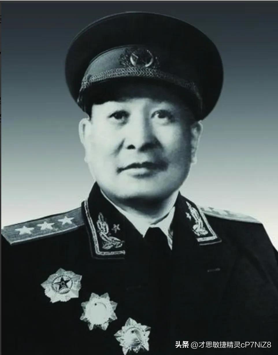 1949年，74军军长邱维达被俘，钟期光拿着战俘名单，看到他的名字后，愣了一下，