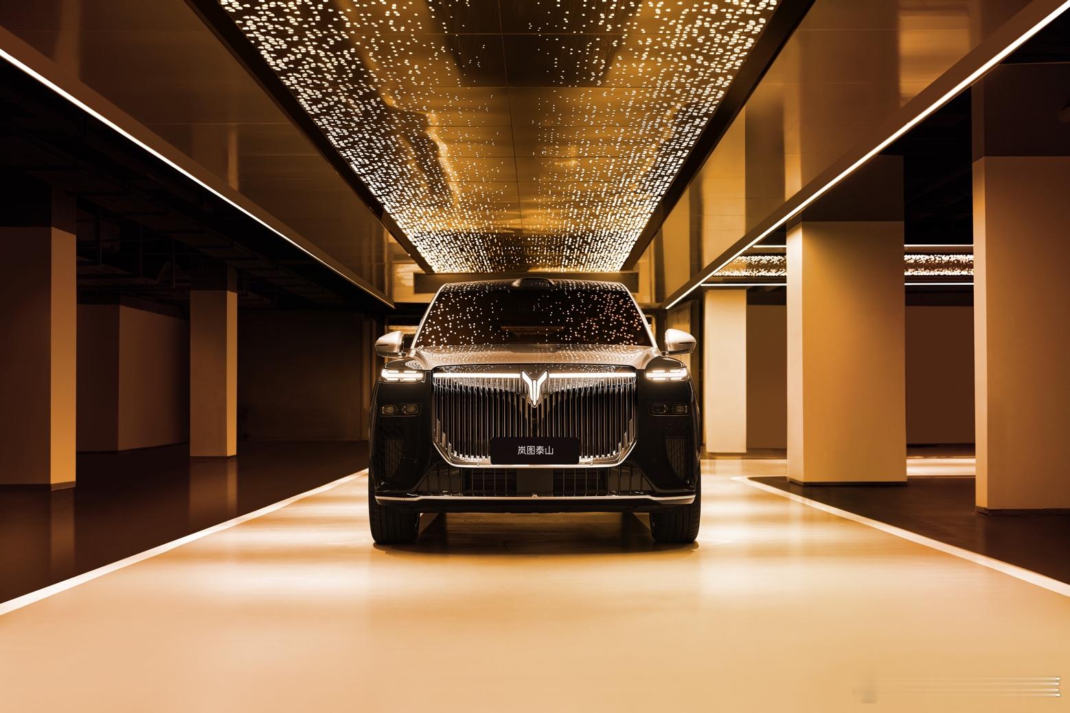 岚图汽车CBO、销售公司总经理邵明峰近期向媒体披露，被誉为“最霸气华系旗舰SUV