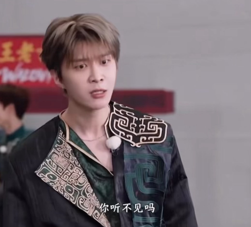 范丞丞不吃压力这一块跑男最不吃压力的人出现了 看范丞丞在跑男的表现，他确实不怕事