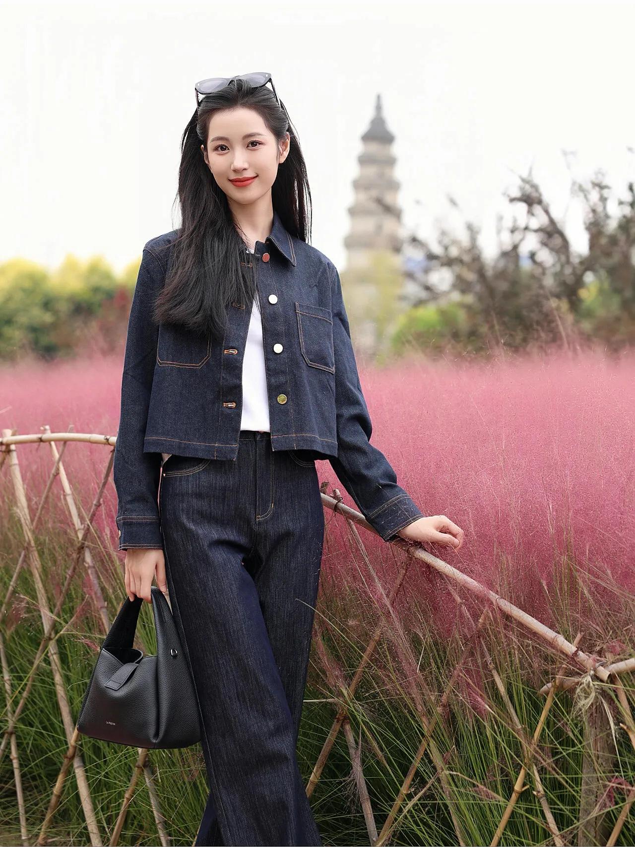 牛仔裤#时尚又百搭#美女姐姐穿搭#牛仔套装穿搭 #美女牛仔裤搭配#
