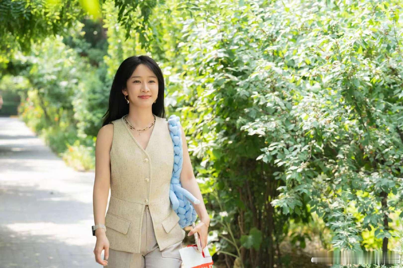 刘美含我还是绝望的直女我家那闺女 刘美含这“有情况”就像昙花一现，两天就没了，还