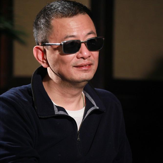 演员，董勇说，繁华的一场戏，拍了八十遍，那就是我劝汪小姐去深圳，在街边吃饭，台词