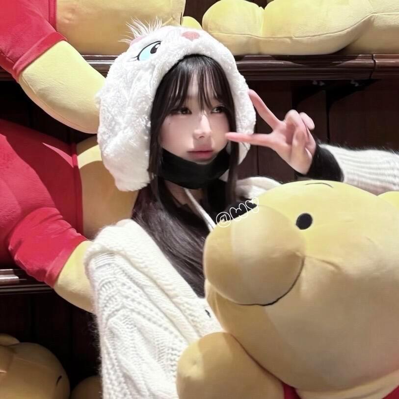 -𝐒𝐇𝐀𝐑𝐄｜张元英头像背景图搭配 ⸝⸝🧸꙳🥨◟🧺。 