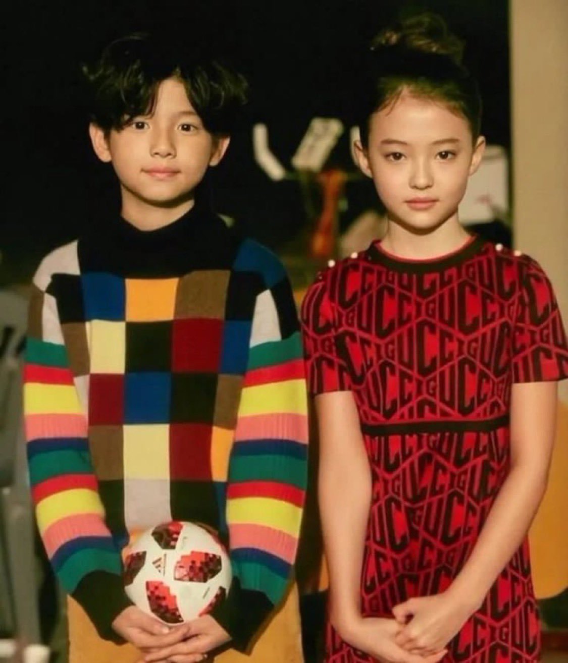 令人好奇长大后的同框画面的男女爱豆小时候一起出演过Zion.T MV的CORTI