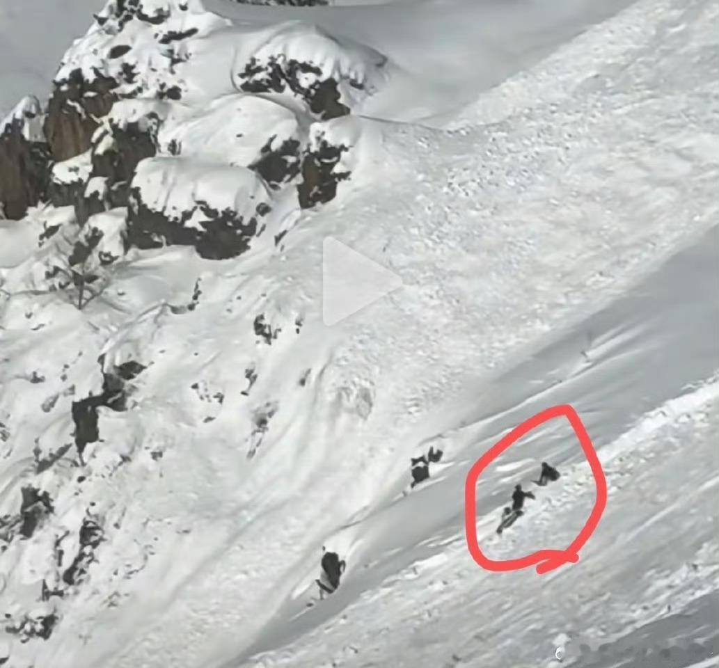 成年人自己进入未开放区域，应该责任自负。包括各种登山进入未开放区域，责任自负，收