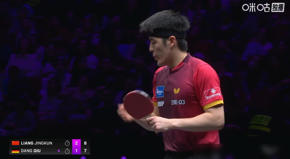 你敢信？梁靖崑2-0领先被邱党让二追三！9-7捏着赛点竟发球直接飞出台外
 
第