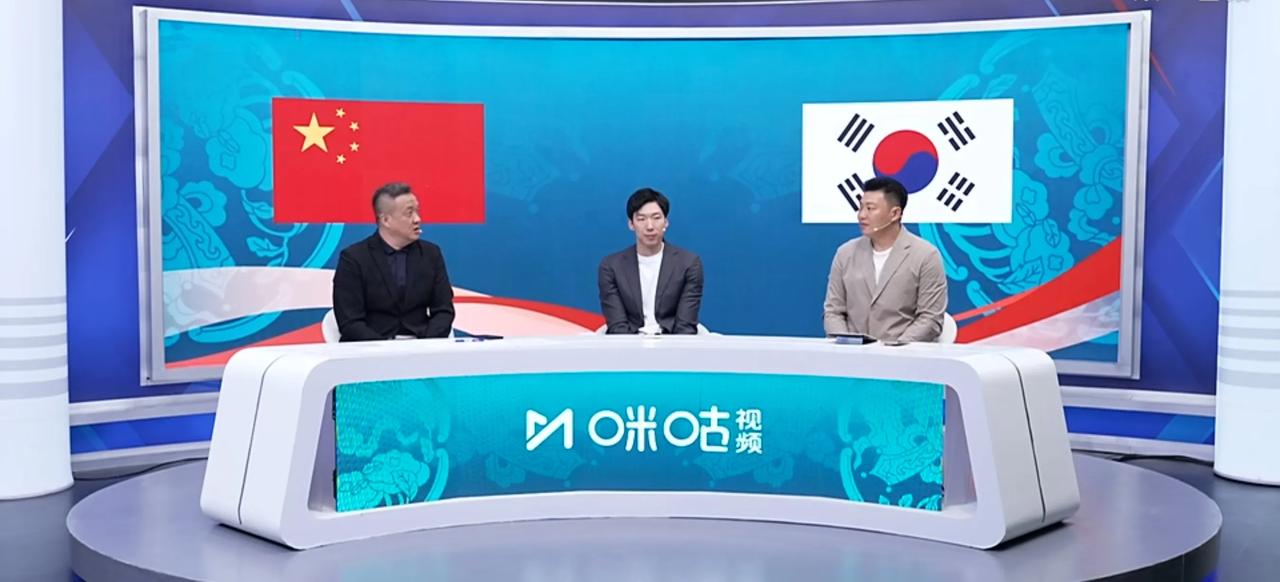 将士们在前方打拼，流血流汗，为国家荣誉而战，他却坐在中央电视台的播音室里面吹着空