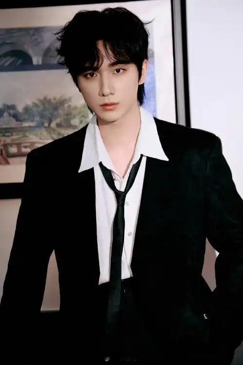 李宏毅声明 看完整份声明才懂他的难，父母重病缠身还要还千万债，这么多年低调拍戏，