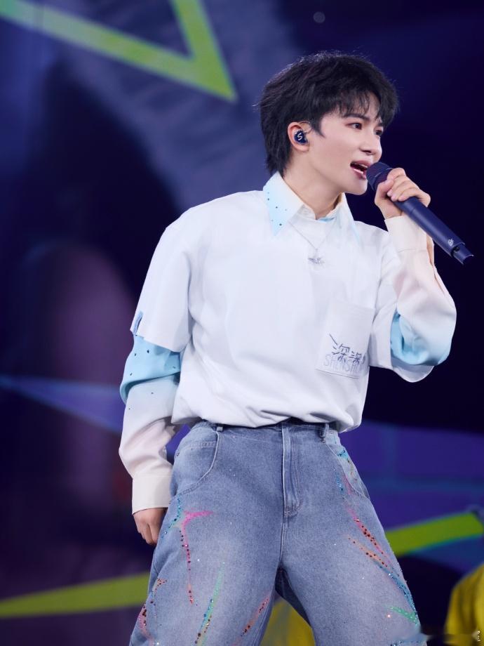 大鱼海棠十年重逢周深来了 周深大鱼海棠十年之约一场跨越十年的浪漫奔赴，太有情怀了