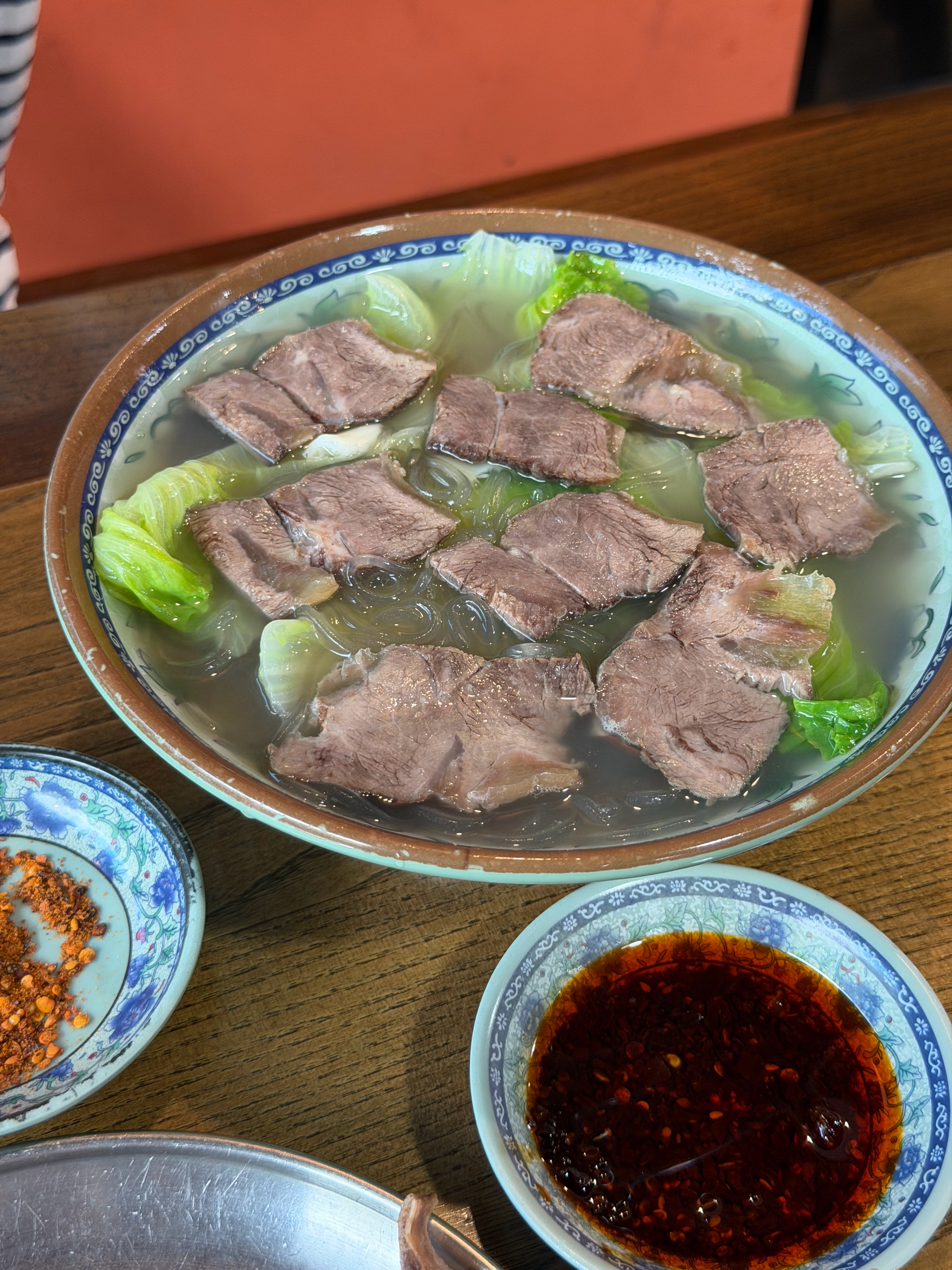 撸完铁整盘牛肉和快碳[哈欠][哈欠]从暑假健身以来体重减了8斤，体脂率也在逐步下