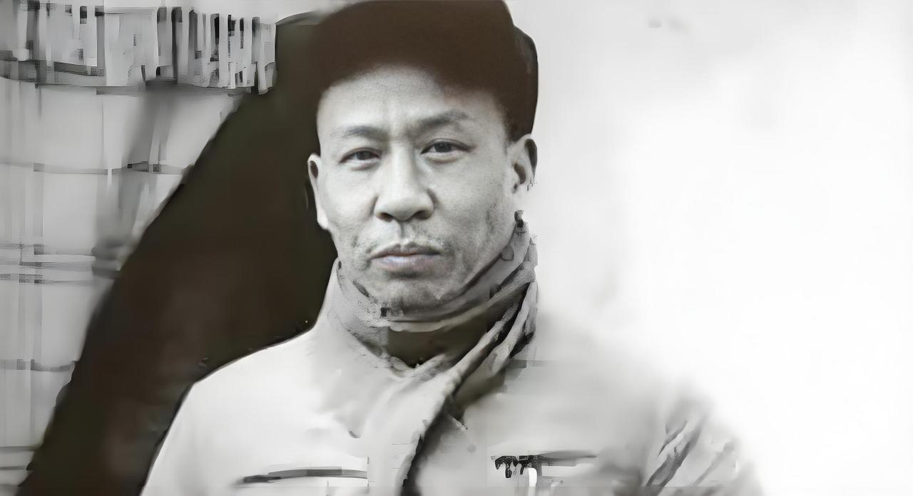 话说当年评十大元帅，名单基本都定了，可一到陈毅这儿，卡壳了。为啥呢？站出来说话的