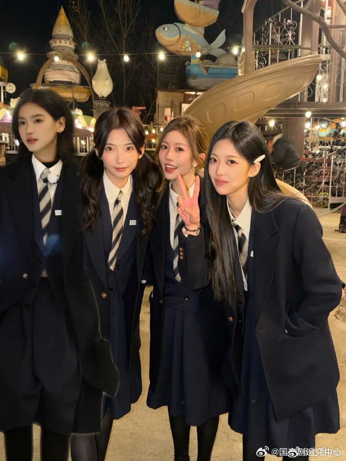 恋综三角恋高发地修罗场应有尽有，赶紧来品，面对七月小轩祎阳仨人之间的拉扯真的是越