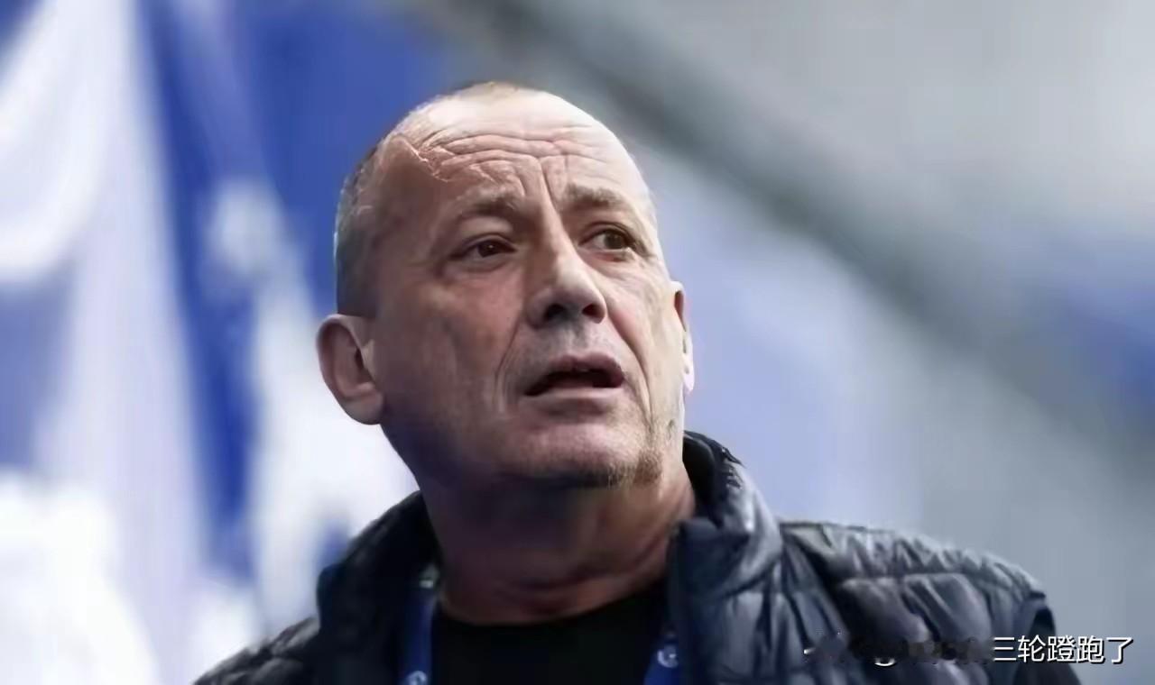 当地时间1月12日，法国科西嘉的“独立运动”头目阿兰•奥尔索尼在其母亲的葬礼上被