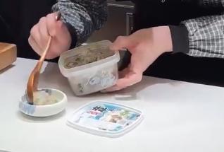 以前只觉得日料很贵，没想到成本也这么低。
网友说，以前吃日料是为了新鲜，健康，但