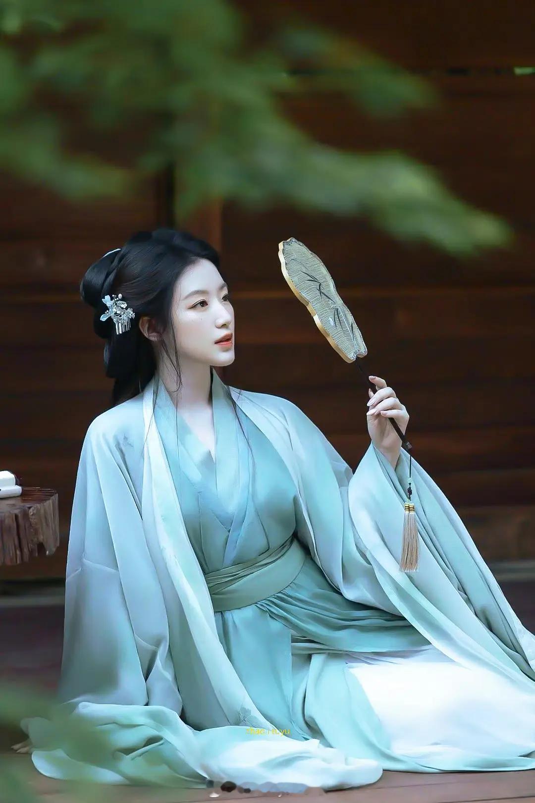 第一次看到叶舒华的古装造型，这水平能不能划为00花？能成为05四美之一吧