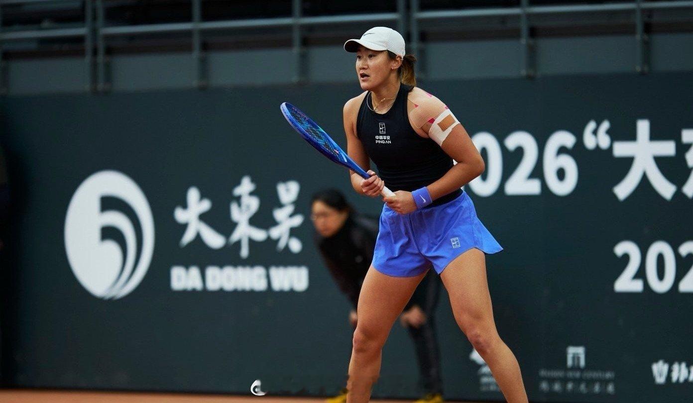 2-0进8强！中国女网25岁1米82王牌蜕变：20胜1负追赶郑钦文？湖州WTA1