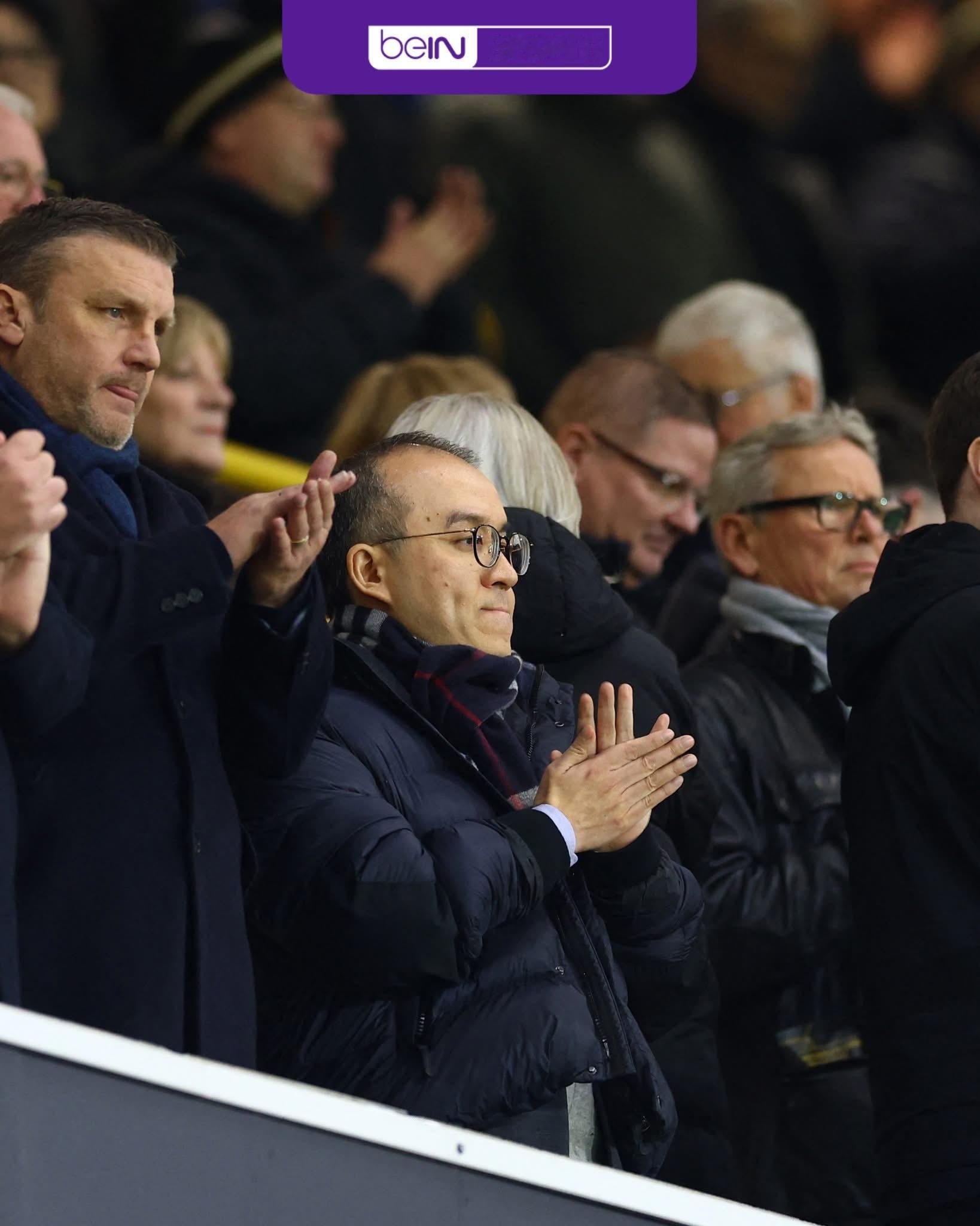 開季至今狼隊僅得兩分，球迷對國內復星集團班主施瑜忍無可忍，舉出「SHI OUT」