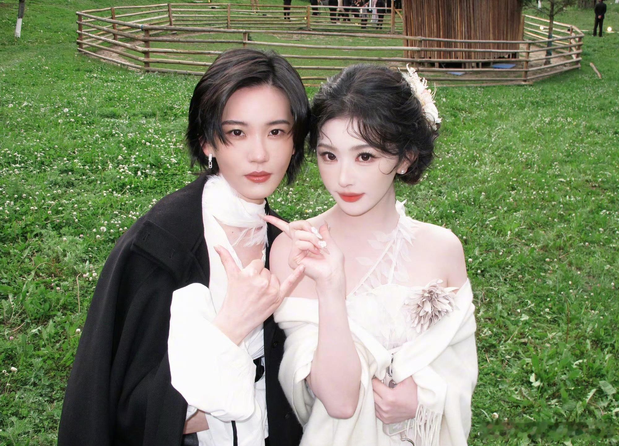 孔雪儿陆柯燃从哪翻出的古早合照 THE9出道6周年，晒比6合照，还在评论区发了古